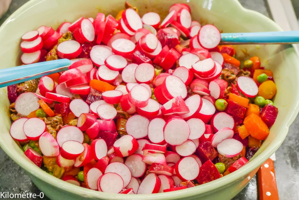 Salade de pâtes de sarrasin aux petits pois, carottes, radis et betteraves - Étape 10