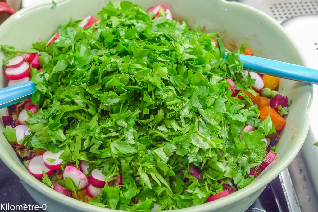 Salade de pâtes de sarrasin aux petits pois, carottes, radis et betteraves - Étape 11