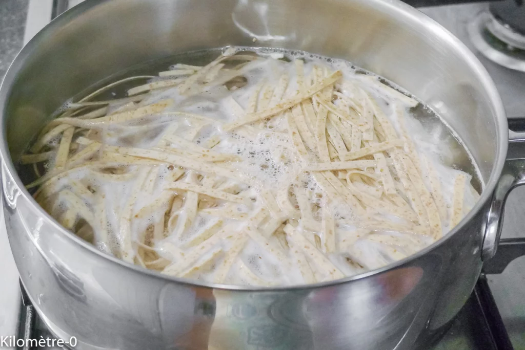 Tagliatelles de petit épeautre aux haricots blancs et à la bolognaise - Étape 4