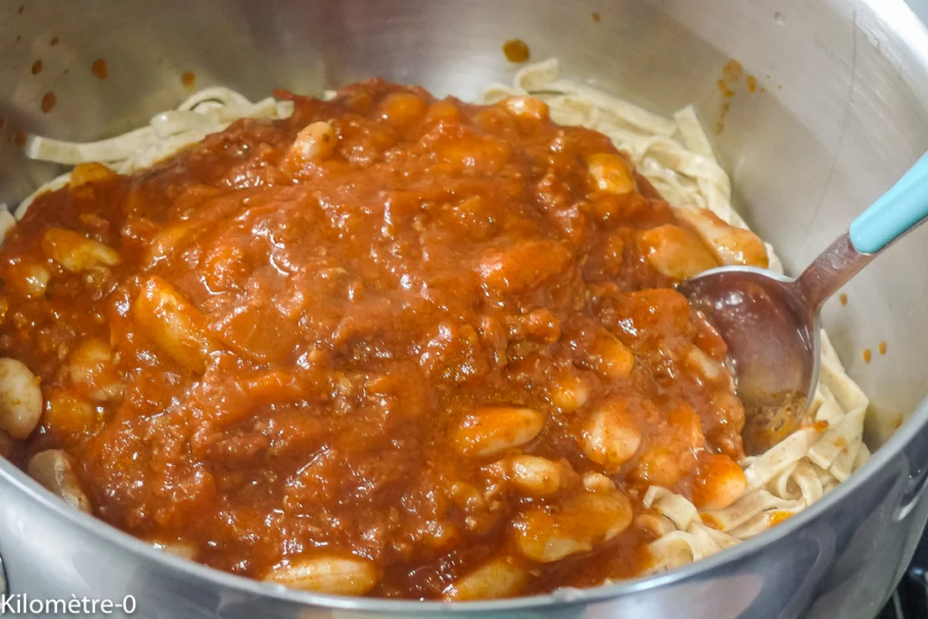 Tagliatelles de petit épeautre aux haricots blancs et à la bolognaise - Étape 6