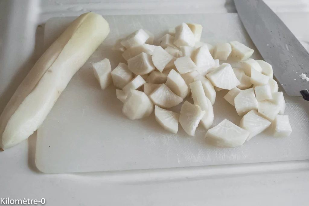 Poêlée de radis noirs aux courgettes, carottes et lardons - Étape 1