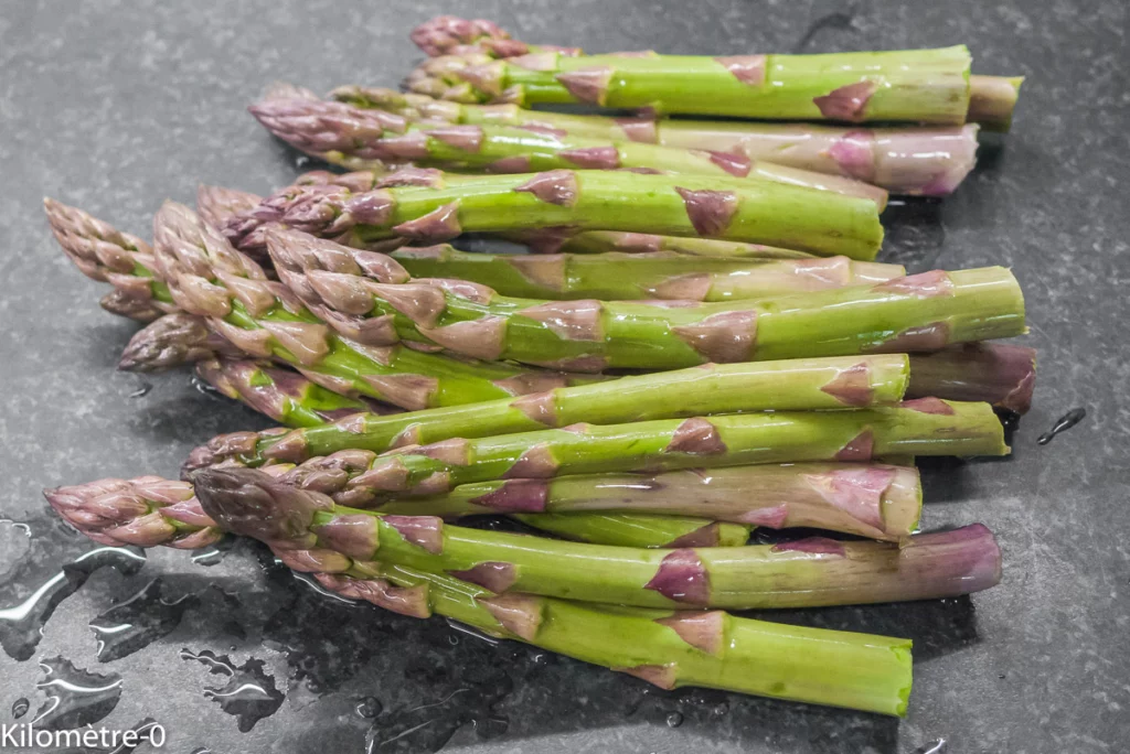 Salade de pâtes aux petits pois, asperges, truite fumée et fines herbes - Étape 2