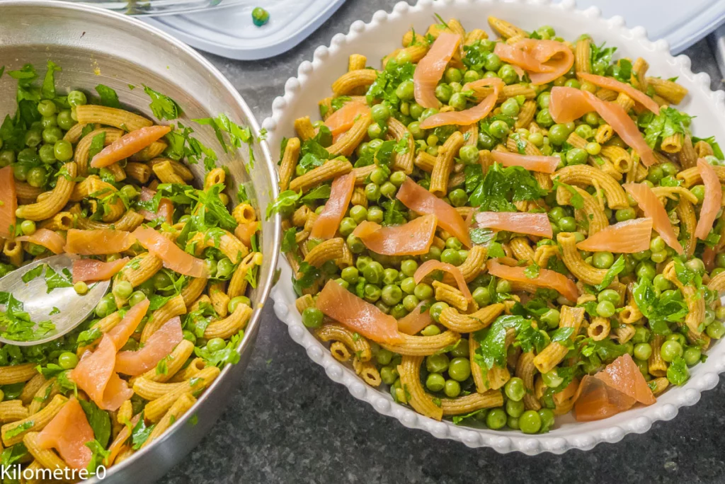 Salade de pâtes aux petits pois, asperges, truite fumée et fines herbes - Étape 7
