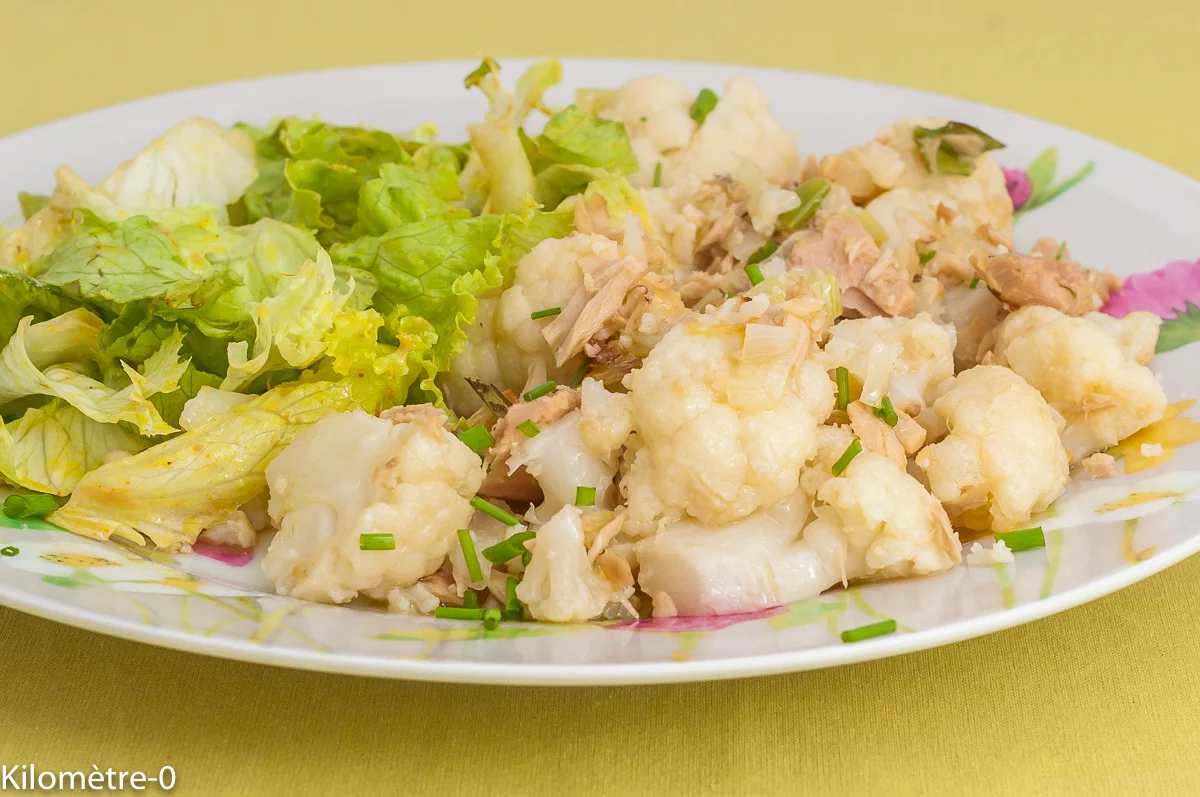 Photo de recette de poêlée, chou, légumes, chou fleur,thon, poisson, poisson gras, économique, facile, rapide, Kilomètre-0, blog de cuisine réalisée à partir de produits de saison et issus de circuits courts