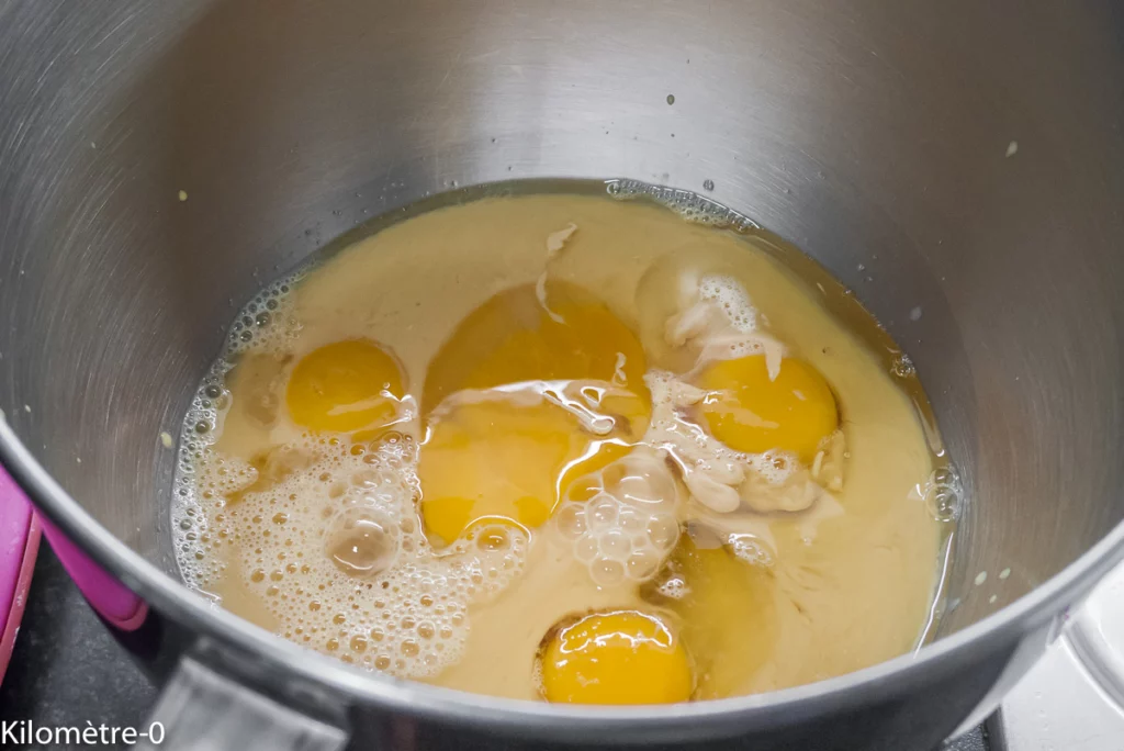 Gâteau au lait concentré et aux framboises - Étape 2