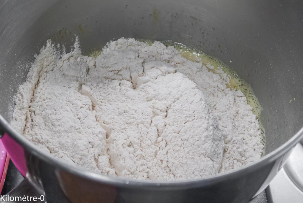 Gâteau au lait concentré et aux framboises - Étape 3