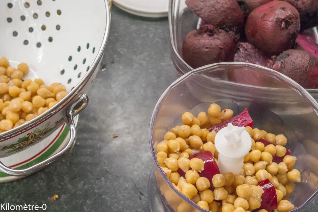 Houmous de betterave aux oeufs pochés - Étape 2