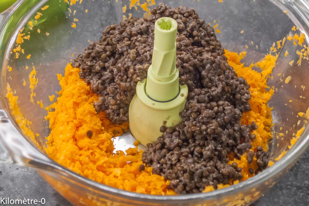 Boulettes de lentilles et carottes, sauce tomate à la polenta - Étape 5