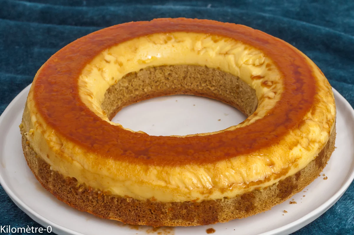 Photo de recette de dessert portugais, gâteau portugais, flan, gâteau magique, orange, deux couches, bolo pudim de laranja, cuisine du monde, cuisine portugaise, Portugal, Kilomètre-0, blog de cuisine réalisée à partir de produits de saison et issus de circuits courts