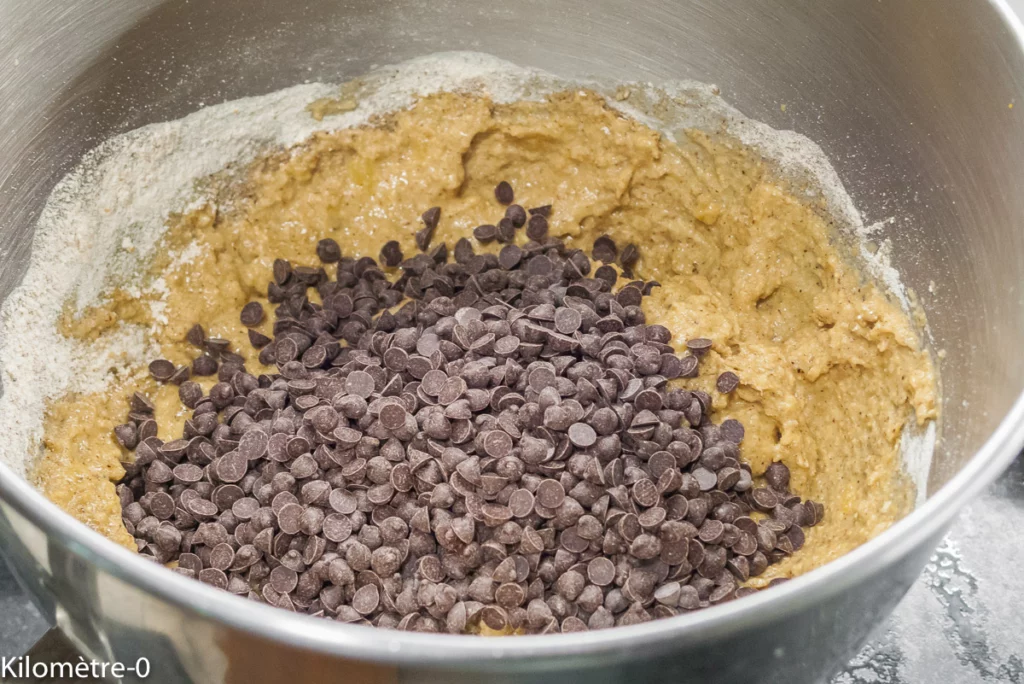 Gâteau du matin aux farines de petit épeautre et de noisettes, aux pépites de chocolat, banane et orange - Étape 6