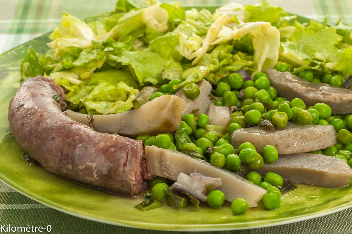 Photo de recette de poêlée, saucisse, canard, légumes, printemps, été, petits pois, artichauts, facile, Kilomètre-0, blog de cuisine réalisée à partir de produits de saison et issus de circuits courts