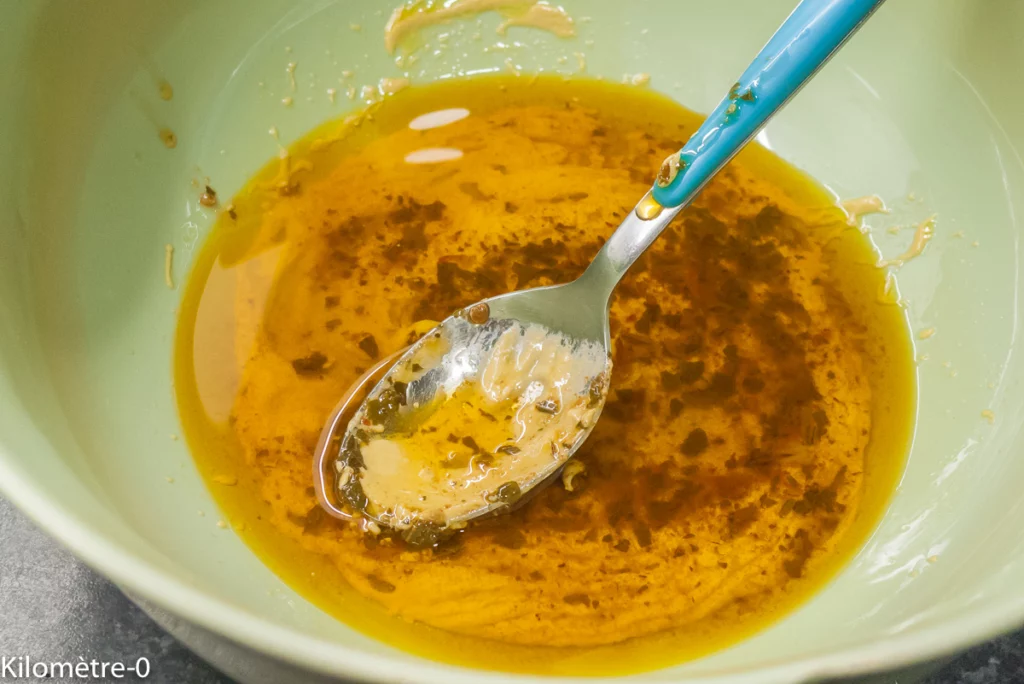 Salade aux deux pâtes, tomates confites, carottes, radis et fines herbes - Étape 4