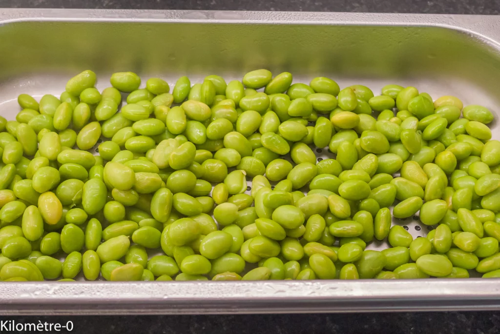 Salade de semoule d&rsquo;épeautre aux fèves de soja edamame, avocats, grenade et sarriette - Étape 2