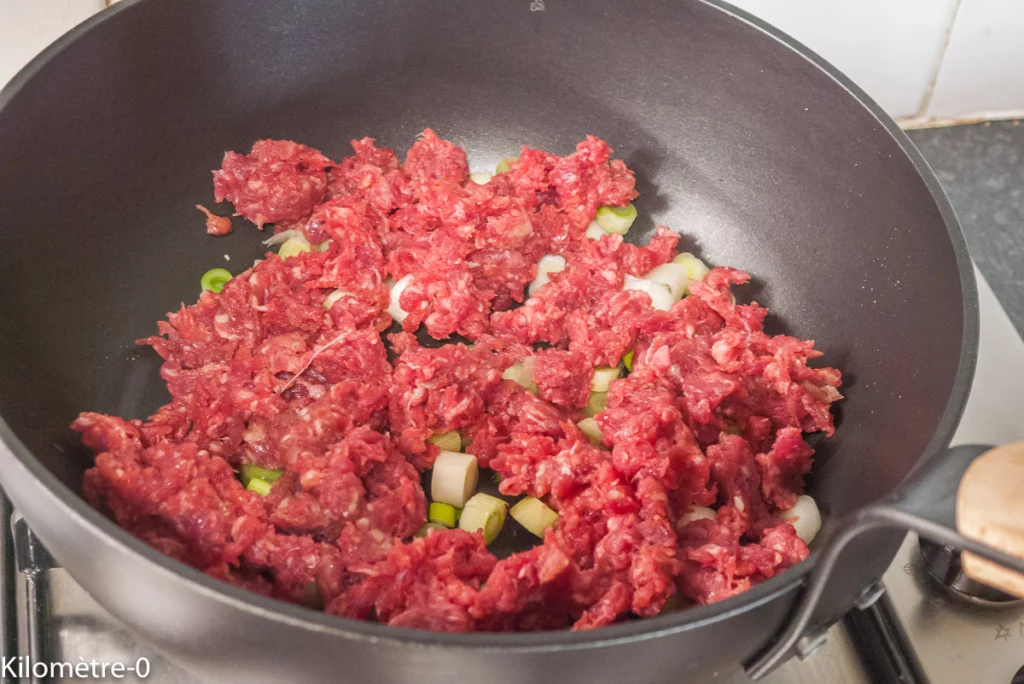 Poêlée de steak haché aux petits pois, carottes et artichauts - Étape 3