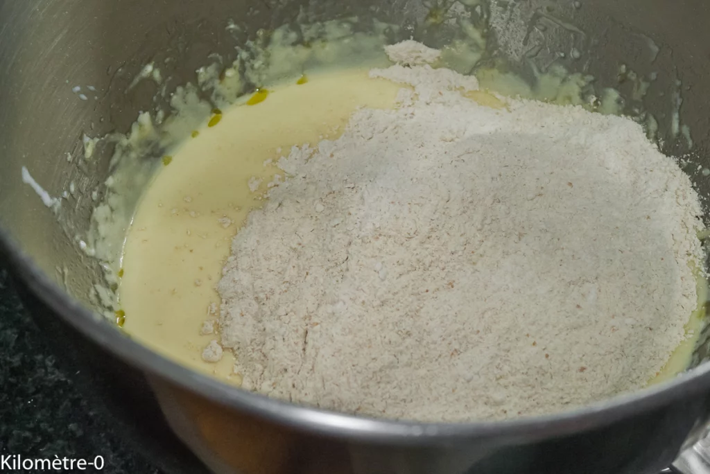 Cake salé aux asperges vertes, aux pistaches et à l’emmental - Étape 3