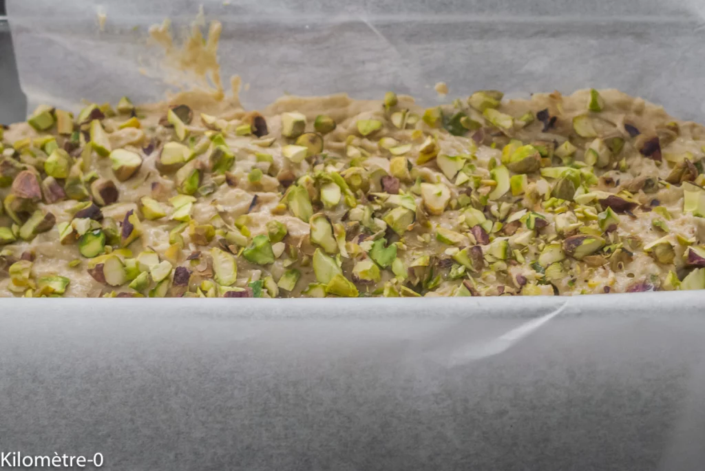 Cake salé aux asperges vertes, aux pistaches et à l’emmental - Étape 6