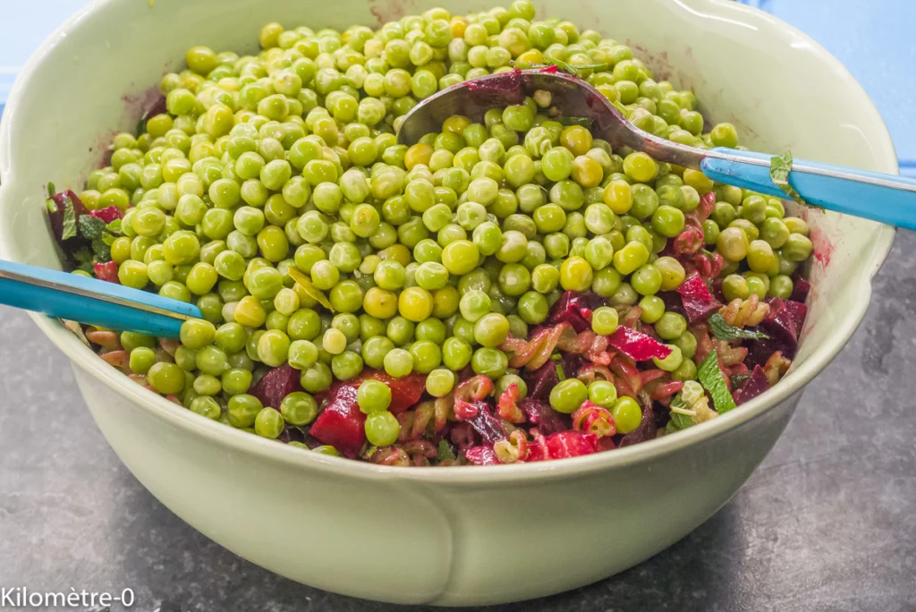 Salade de pâtes aux petits pois, betteraves et fines herbes - Étape 9