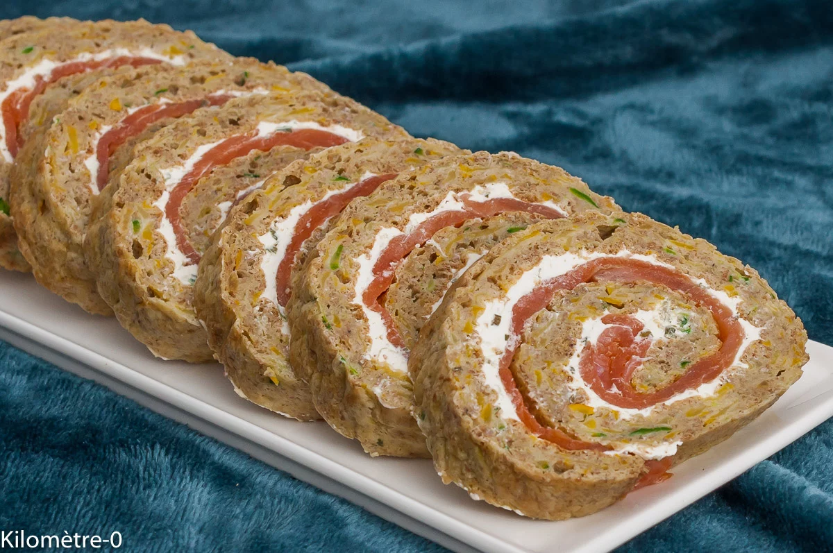 Photo de recette de roulés, biscuit roulé, saumon, truite fumée, saumon fumé, courgettes, légumes, été, printemps, fromage frais, boursin, belle entrée, terrine, facile, Kilomètre-0, blog de cuisine réalisée à partir de produits de saison et issus de circuits courts