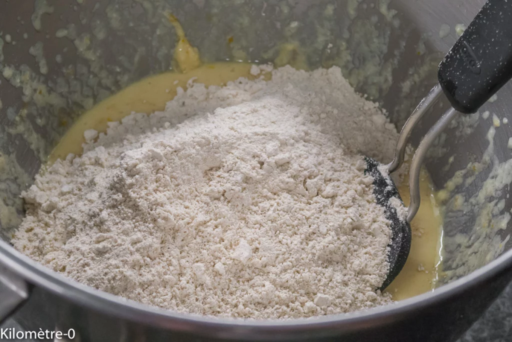 Gâteau aux framboises, à la ricotta, aux pistaches et au citron - Étape 4