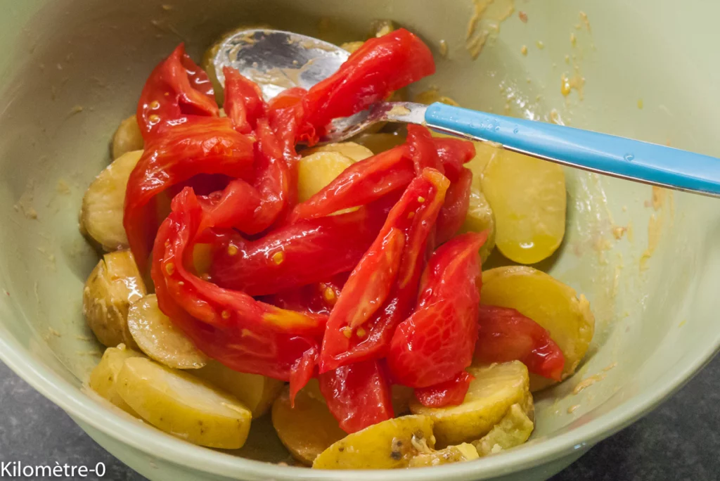 Salade de merlu aux pommes de terre et aux tomates - Étape 5