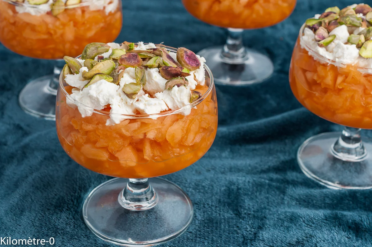 Photo de recette de melon , été, verrine, chèvre frais, fromage, pistaches, léger, facile, rapide, healthy, végétarien, végé, bio, Kilomètre-0, blog de cuisine réalisée à partir de produits de saison et issus de circuits courts