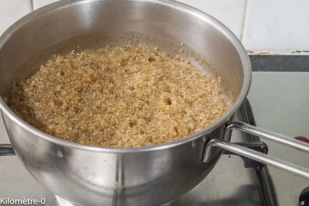 Salade de quinoa, haricots verts, tomates, halloumi et olives - Étape 1