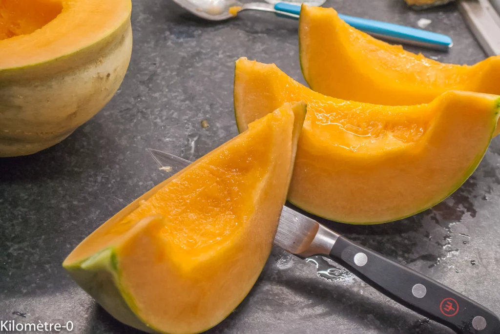 Melon en verrine au chèvre et pistaches - Étape 1
