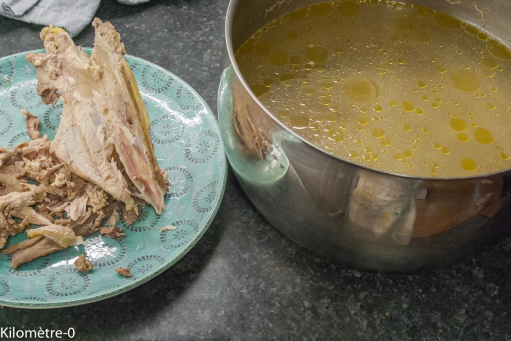 Velouté de courgettes au bouillon de volaille maison - Étape 1