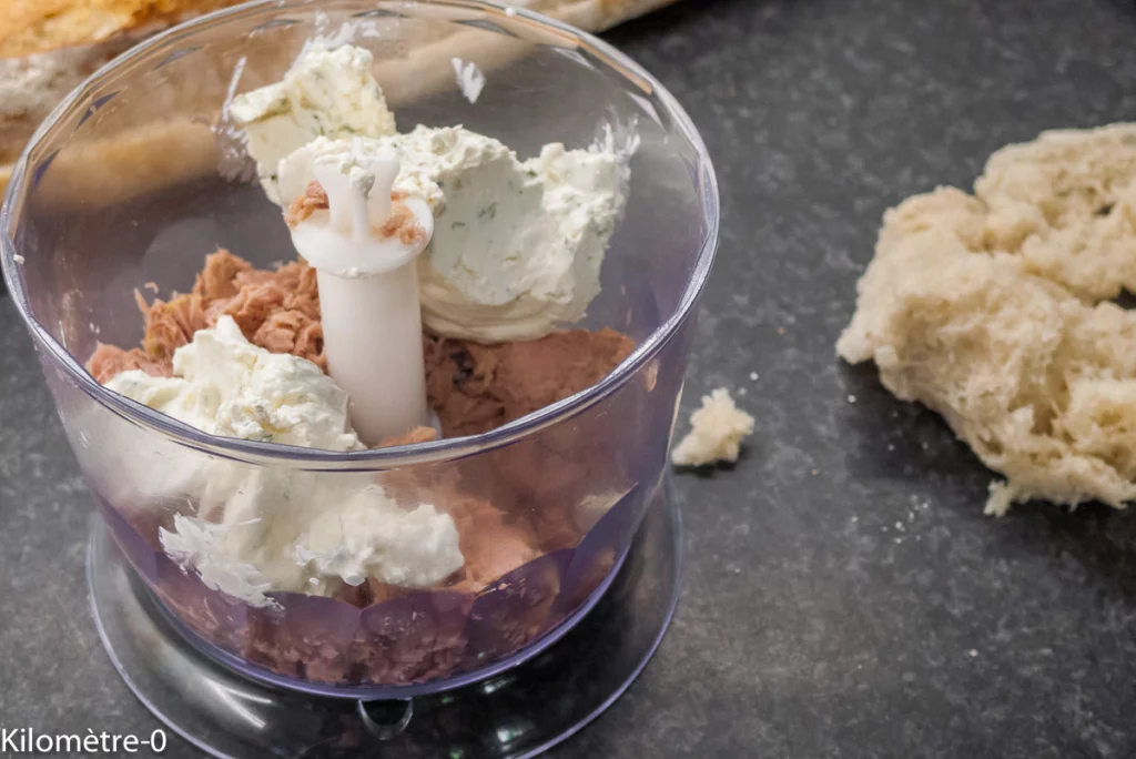 Baguette farcie au thon, œufs et tomates - Étape 4