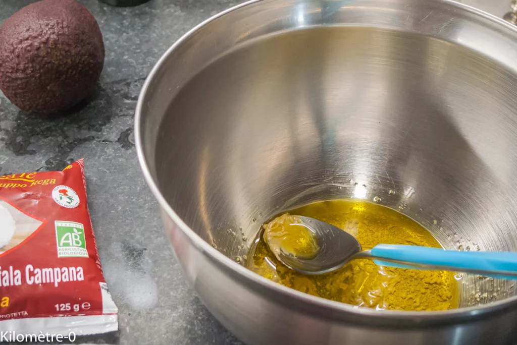 Salade de tomates à l&rsquo;avocat et à la mozzarella - Étape 1
