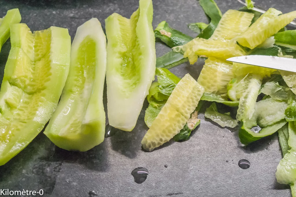 salade de concombre, melon et fêta - Étape 1