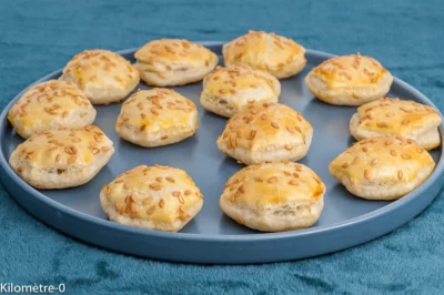 Photo de recette de feuilletés, apéro, moule Lékué, kit feuilletés Lékué, pique nique, buffet, pâte feuilleté, bouchées, salées, mignardises, champignons, fromage, cèpes, emmental, végétarien, facile,  Kilomètre-0, blog de cuisine réalisée à partir de produits de saison et issus de circuits courts