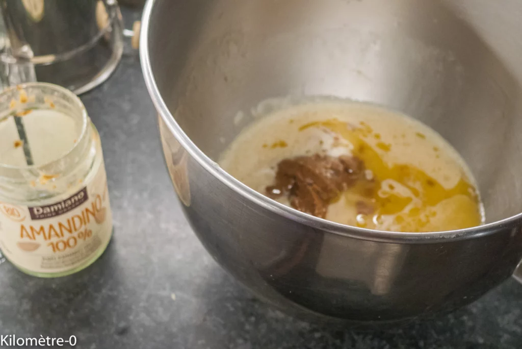 Gâteau du matin protéiné à la farine de pois chiche, de petit épeautre et à la purée d&rsquo;amandes grillées - Étape 3
