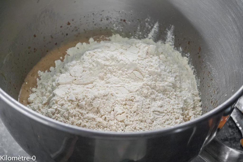 Gâteau du matin protéiné à la farine de pois chiche, de petit épeautre et à la purée d&rsquo;amandes grillées - Étape 4