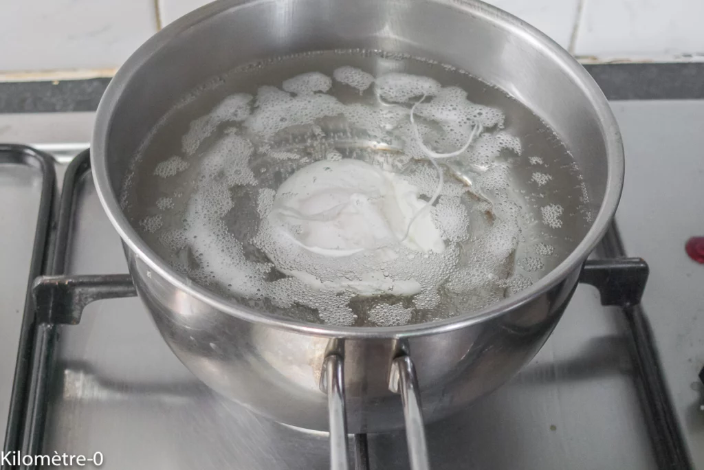 Le çilbir, oeufs pochés au yaourt (recette turque) - Étape 2