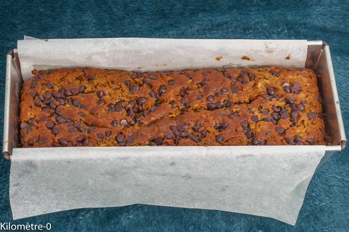 Photo de recette de zucchini bread, pépites de chocolat, chocolat, gâteau au chocolat, cake, facile, gâteaux aux légumes, courgettes, cuisine américaine, dessert américain, USA, Etats Unis, Kilomètre-0, blog de cuisine réalisée à partir de produits de saison et issus de circuits courts