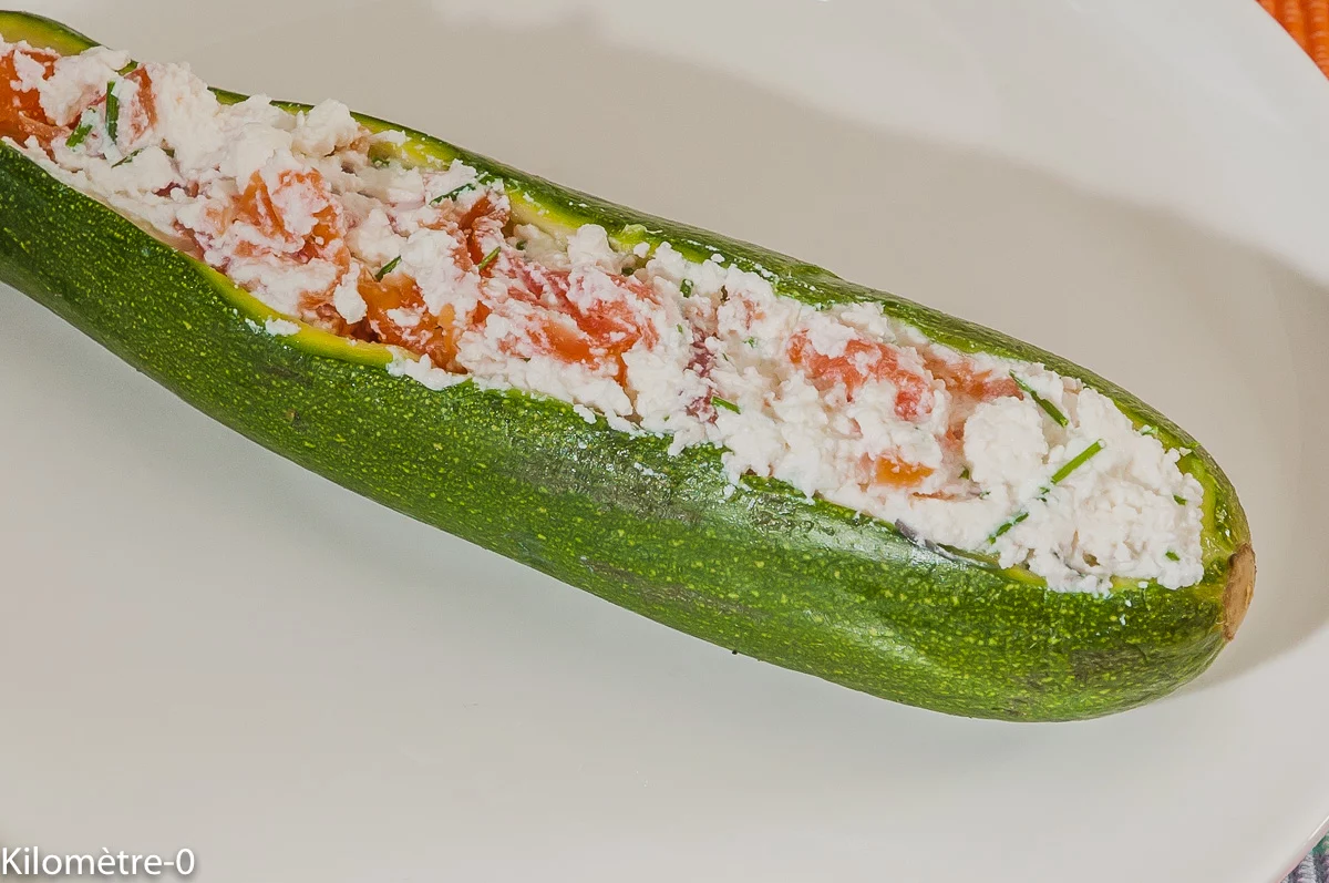 Photo de recette de courgette, farcie, légumes farcis, été, poisson saumon fumé, truite fumée, fromage frais, ricotta, facile, healthy, léger, de Kilomètre-0, blog de cuisine réalisée à partir de produits de saison et issus de circuits courts