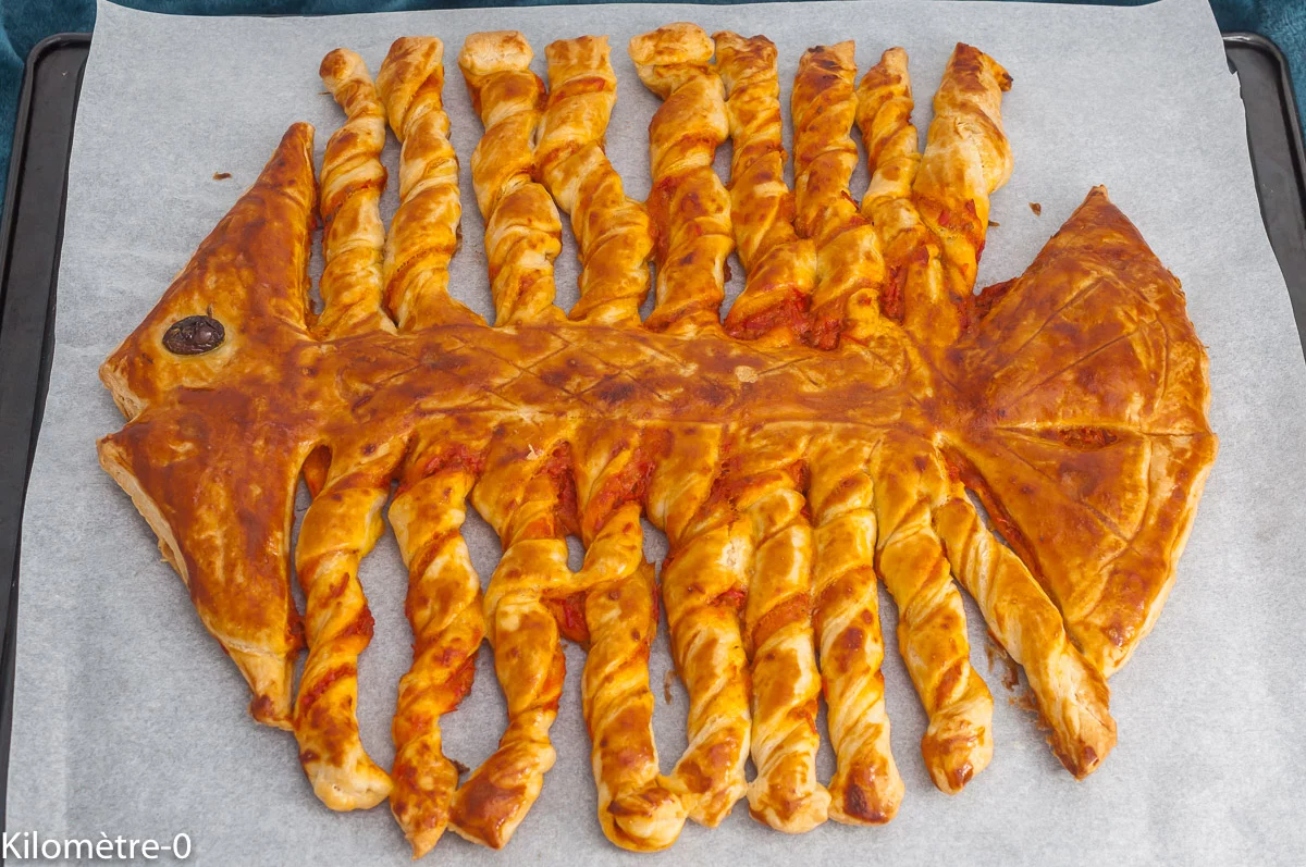 Photo de recette de poisson, feuilleté, apéro, apéritif, 1er avril, poisson d'avril, farce, original, apéro original, facile, bio, pesto, poivrons, Kilomètre-0, blog de cuisine réalisée à partir de produits de saison et issus de circuits courts