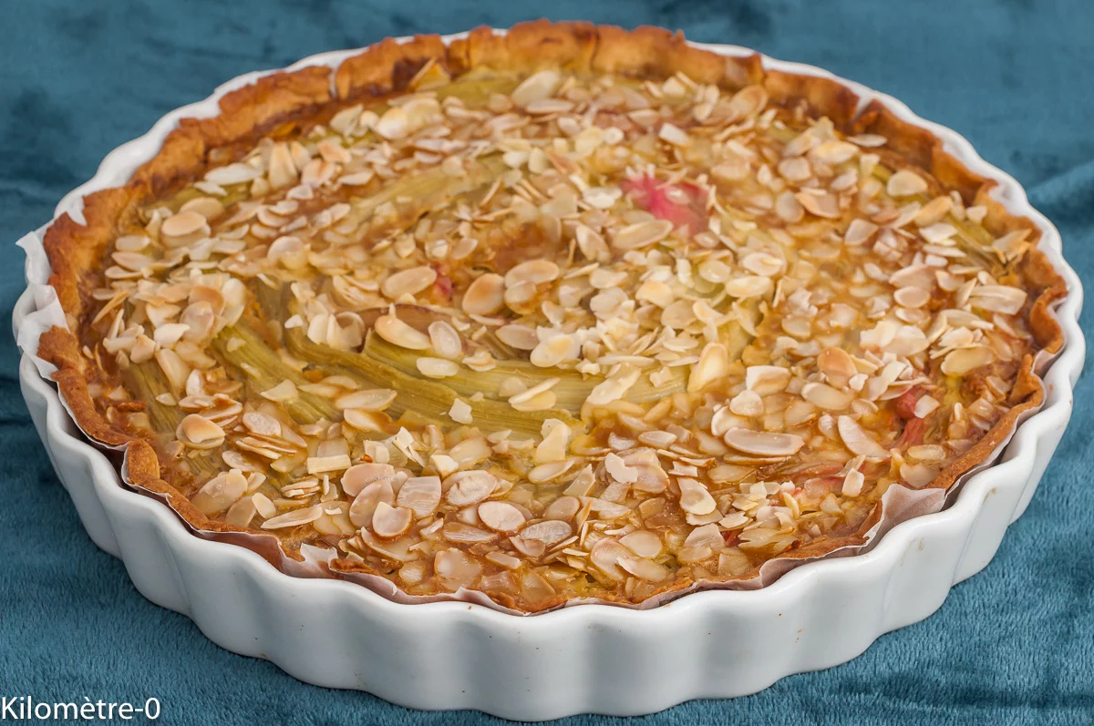Photo de recette de tarte, rhubarbe, pâte sablée, extrêmement légère, fruits, printemps, été, automne, gourmande, Kilomètre-0, blog de cuisine réalisée à partir de produits de saison et issus de circuits courts