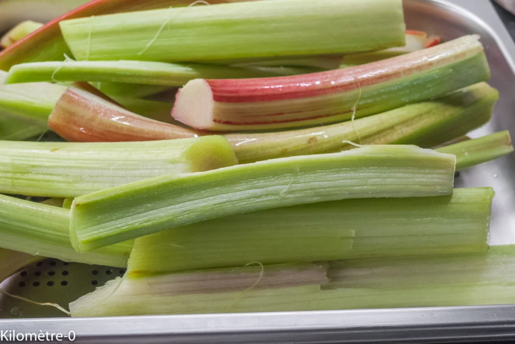 Tarte à la rhubarbe sur pâte sablée extrêmement légère - Étape 5