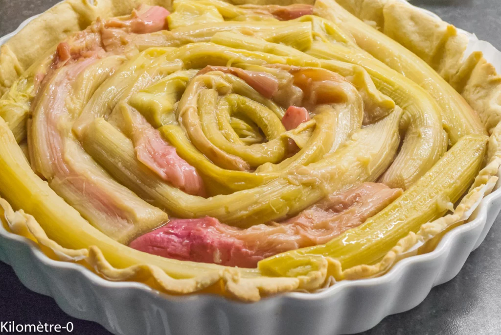 Tarte à la rhubarbe sur pâte sablée extrêmement légère - Étape 11