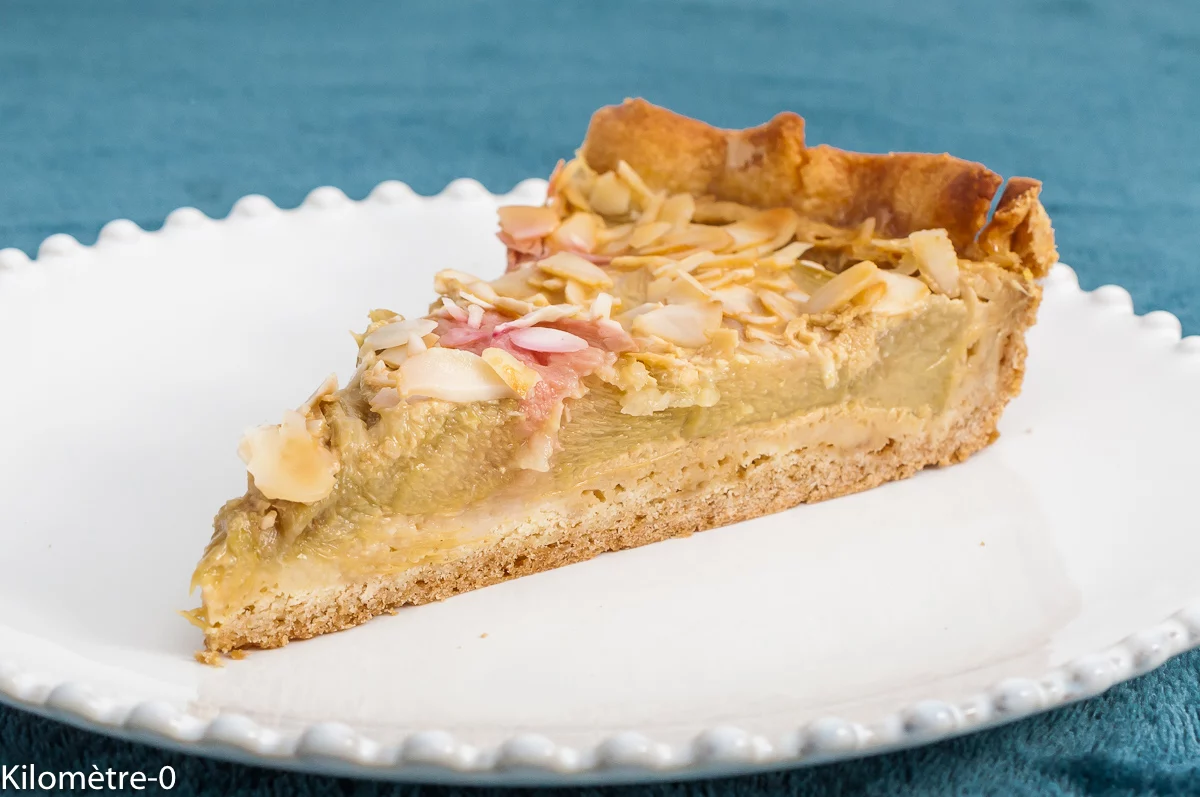 Photo de recette de tarte, rhubarbe, pâte sablée, extrêmement légère, fruits, printemps, été, automne, gourmande, Kilomètre-0, blog de cuisine réalisée à partir de produits de saison et issus de circuits courts