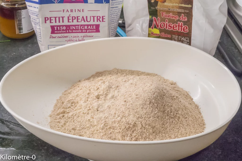 Gâteau du matin protéiné à la farine de noisettes et de petit épeautre et au chocolat - Étape 2