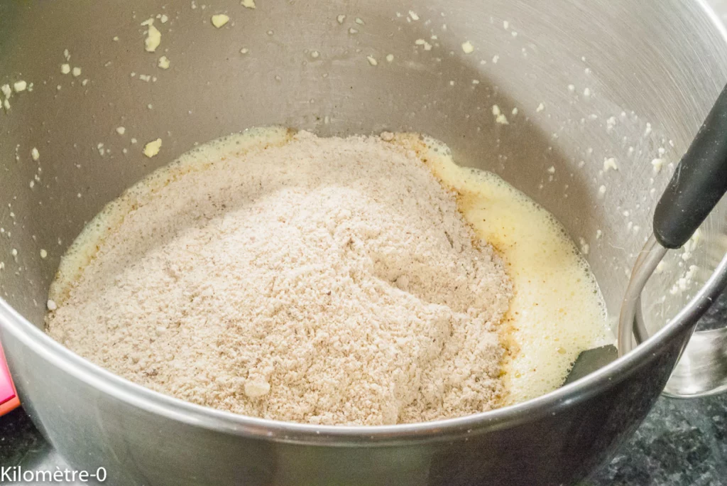 Gâteau du matin protéiné à la farine de noisettes et de petit épeautre et au chocolat - Étape 3