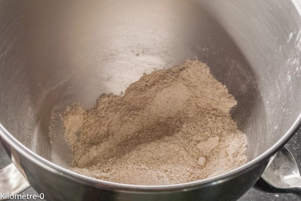 Gâteau moelleux aux poires et noisettes - Étape 1