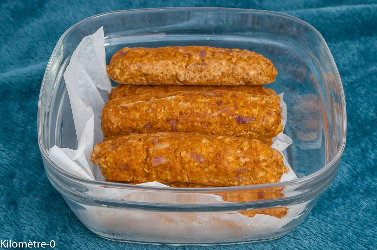 Photo de recette de saucisses, végétales, végétarien, végé, vegan, tofu fumé , farine de pois chiches, bio, protéines végétales, Kilomètre-0, blog de cuisine réalisée à partir de produits de saison et issus de circuits courts
