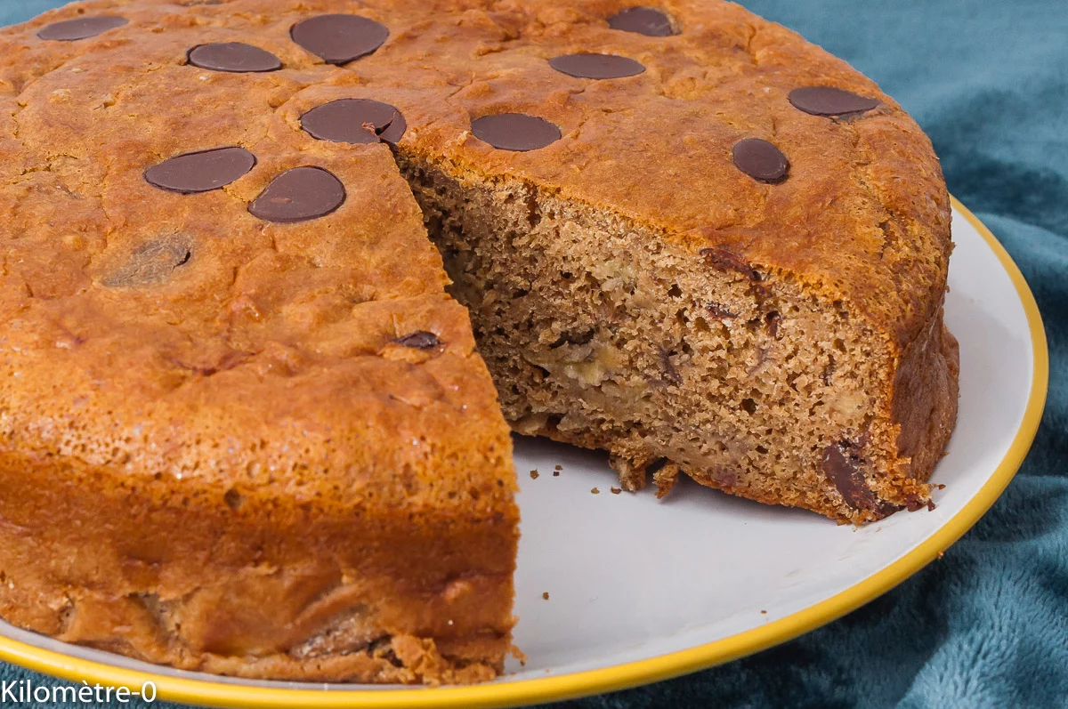 Photo de recette de dessert, gros gâteau, cake, banana bread, bananes, chocolat noir, cannelle, gâteau du matin, facile, bio, Kilomètre-0, blog de cuisine réalisée à partir de produits de saison et issus de circuits courts