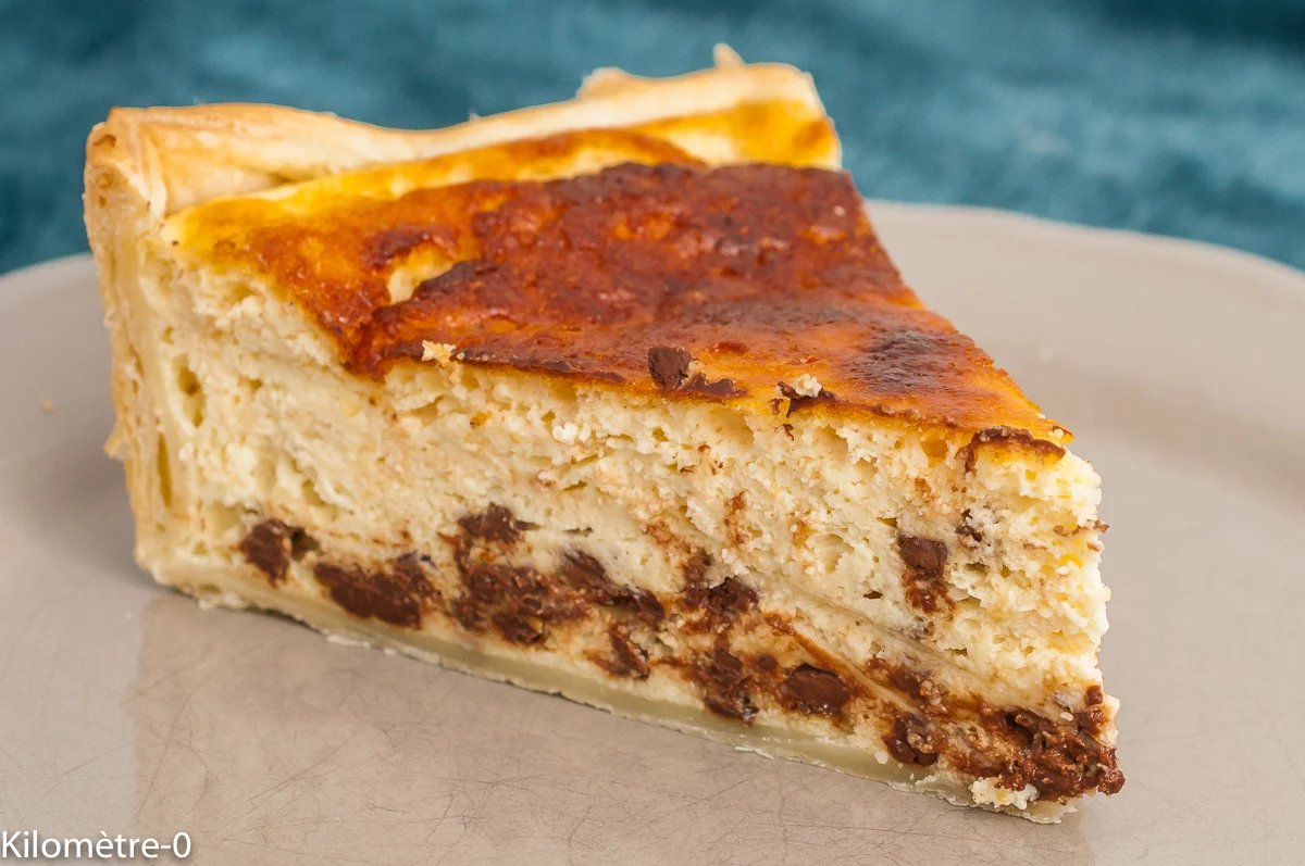 Photo de recette de dessert tarte, cuisine italienne, dessert italien, ricotta, dessert fromager, pépites, chocolat, facile, feuilleté, tarte feuilletée, gâteau mousseux, Kilomètre-0, blog de cuisine réalisée à partir de produits de saison et issus de circuits courts