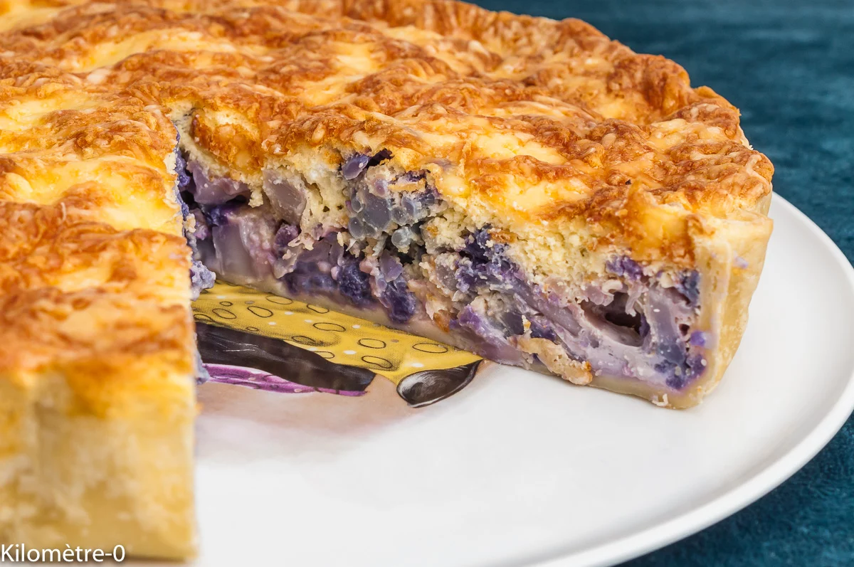 Photo de recette de tarte soufflée , quiche, végétarienne, chou violet, chou, chou fleur violet, bio, béchamel, facile, feuilleté, Kilomètre-0, blog de cuisine réalisée à partir de produits de saison et issus de circuits courts
