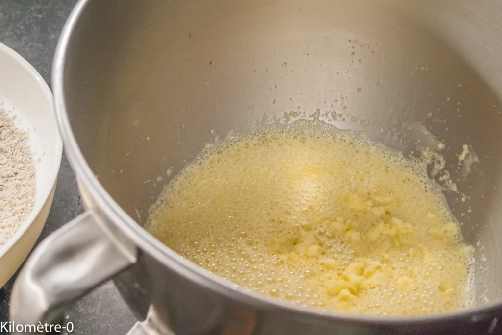 Gâteau du matin aux trois farines (sarrrasin, petit épeautre et châtaigne) et au chocolat - Étape 2